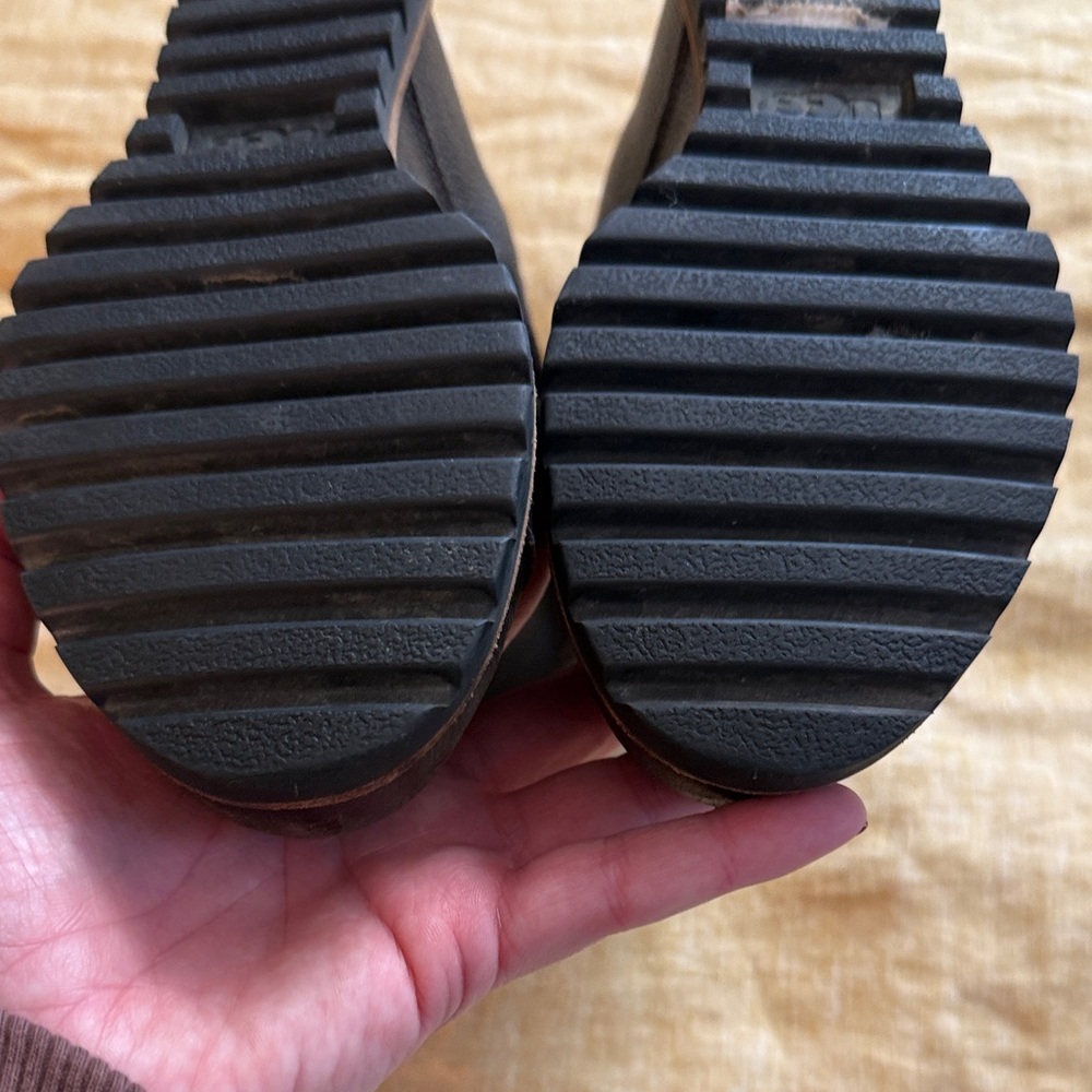 Ugg waterproof pax bootie - Picture 15 of 17